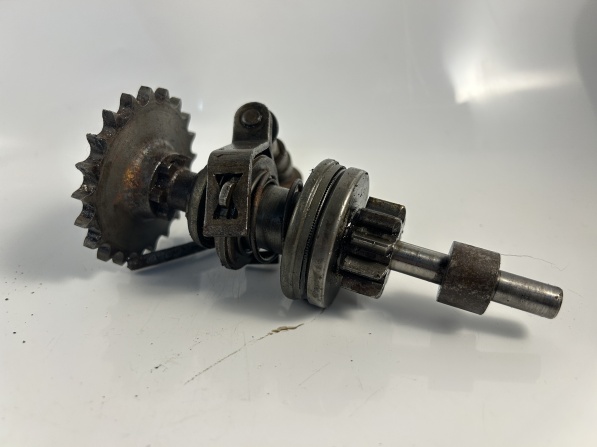 Starter Spindle with Starter Engagement And Sprocket 075550020 Shaft 075950040 Engagement 075550400