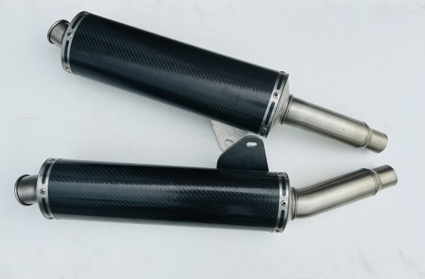 Carbon exhaust cans pair will fit Monsters & 750 800 900 1000 SS ie from1998 excellent condition