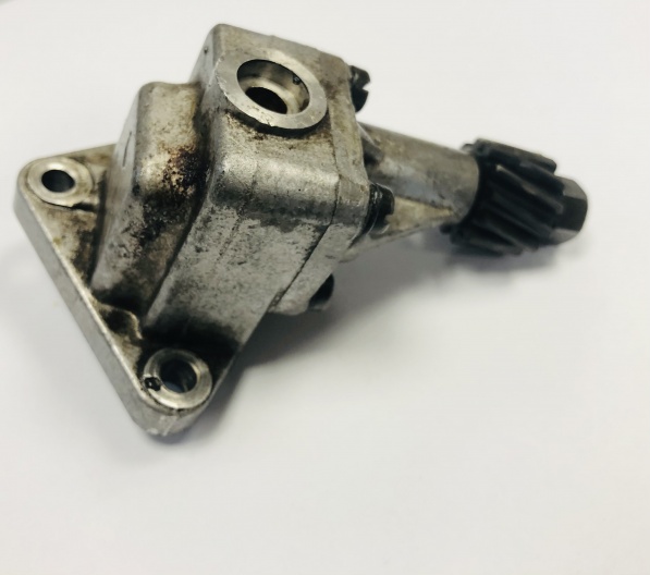300/500 Oil Pump.  Used condition.
