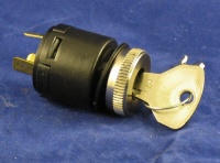 ignition switch 2 position, 750 roundcase & 750/900ss >1975 (spade terminal)